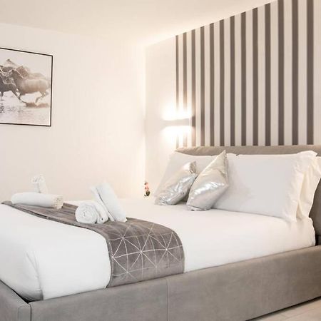Unforgettable Split Level Jacuzzi Suite Navona - Top Collection ローマ エクステリア 写真