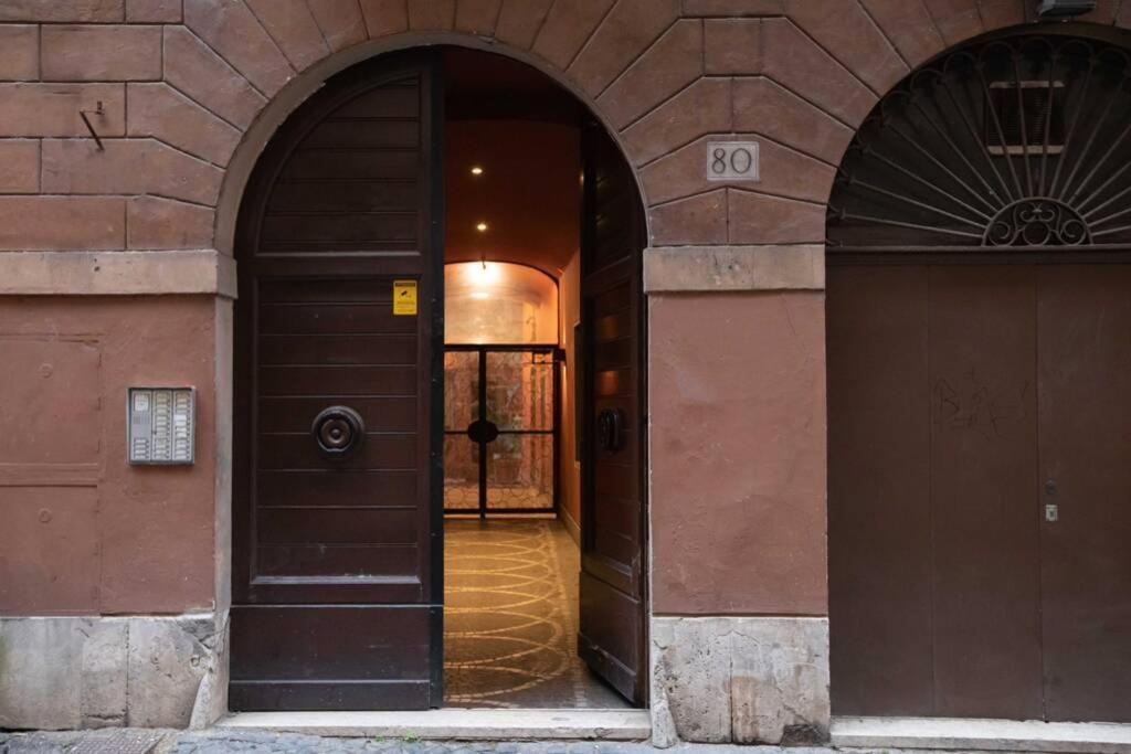 Unforgettable Split Level Jacuzzi Suite Navona - Top Collection ローマ エクステリア 写真